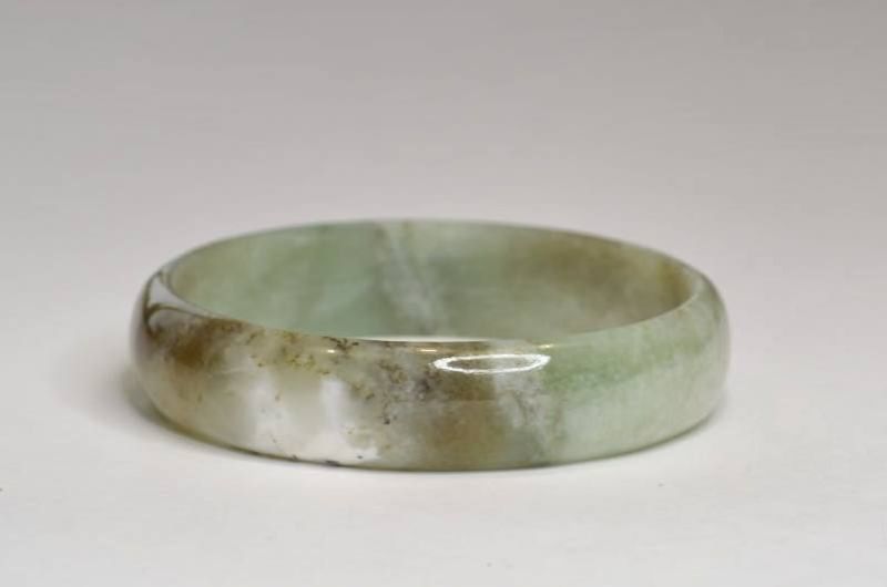 Фото Браслет из нефрита цельный  