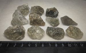 Кварц волосатик с актинолитом 