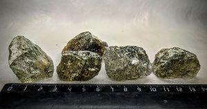 Кварц волосатик с актинолитом 