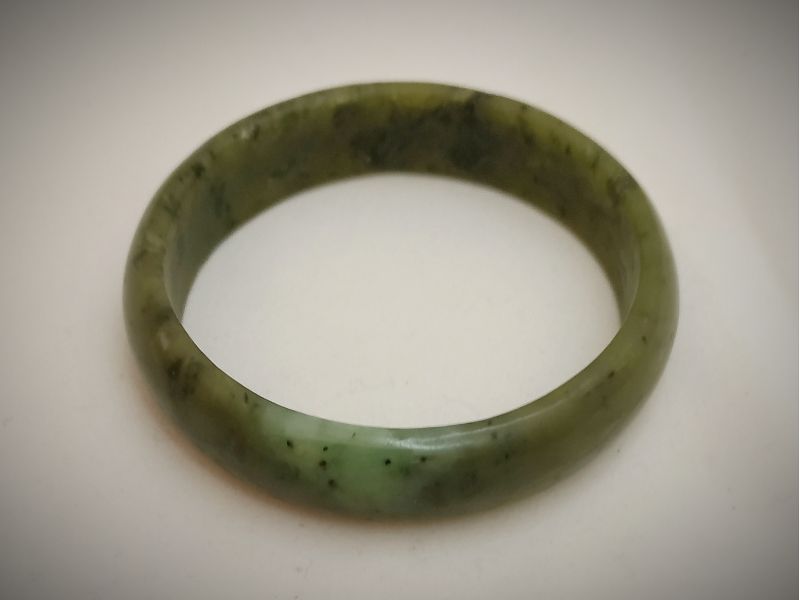 Фото Браслет из нефрита цельный 