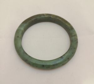 Браслет из нефрита цельный 