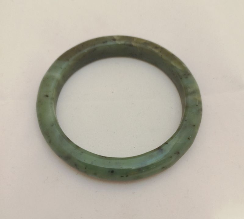 Фото Браслет из нефрита цельный 