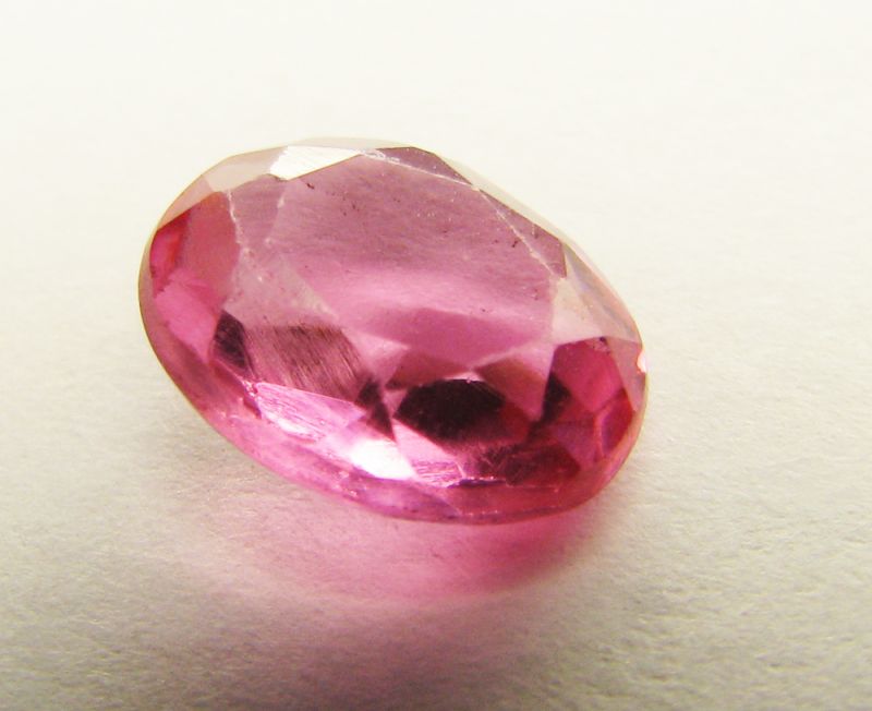 Розовый турмалин камень фото