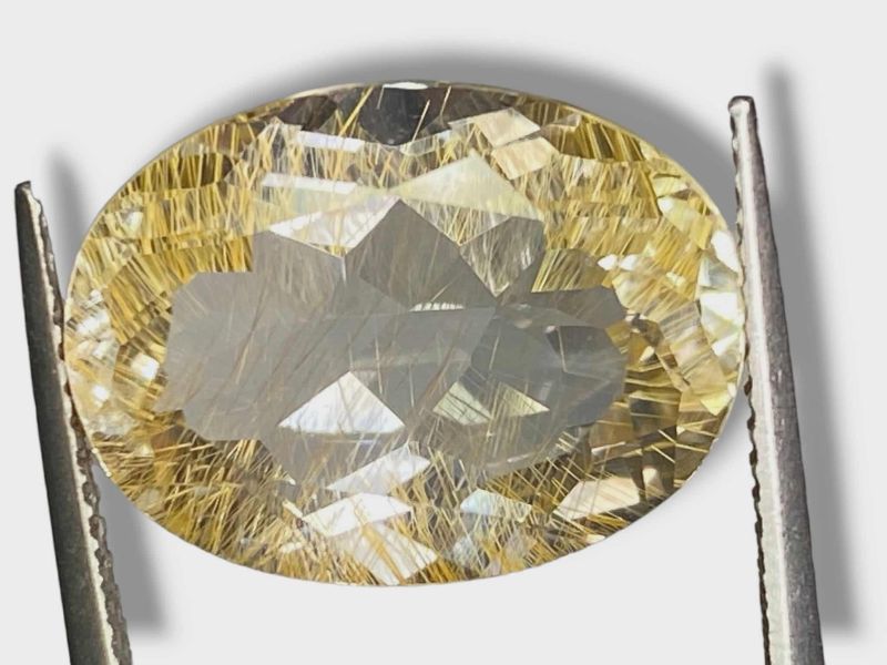 Фото Топаз-N с лимонитом (Бирма) 