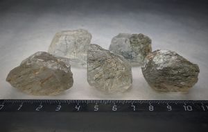 Кварц волосатик с актинолитом 