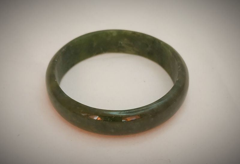 Фото Браслет из нефрита цельный 