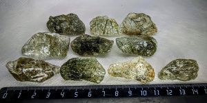 Кварц волосатик с актинолитом 