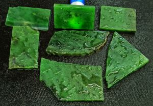 Нефрит зеленый оспинский (жила №7) 