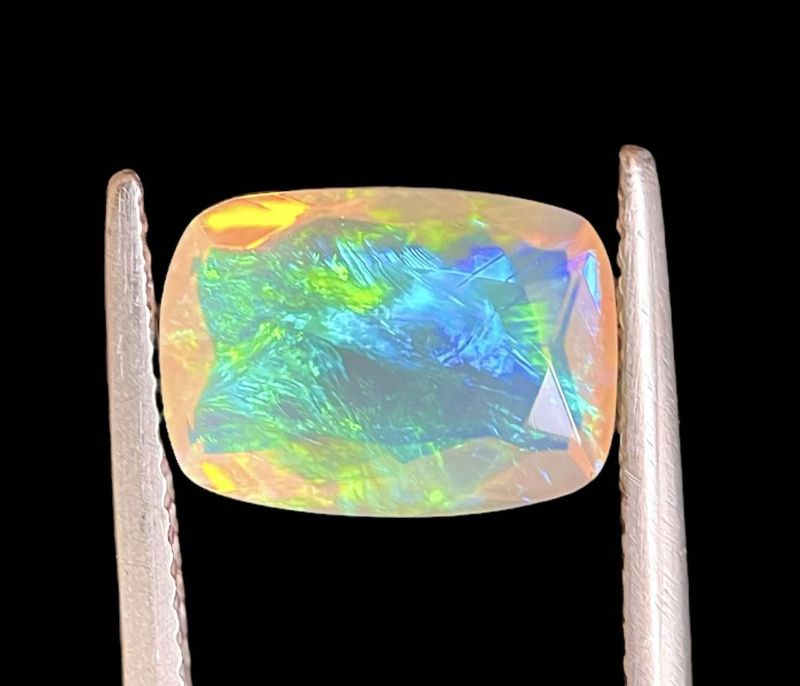 Фото Опал драгоценный (Эфиопия) 