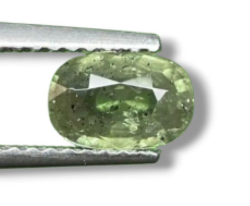 Фото Гранат с эффектом смены цвета (Мадагаскар) 