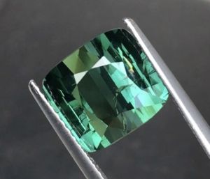 Турмалин цвета "Лагуна" (Афганистан) 