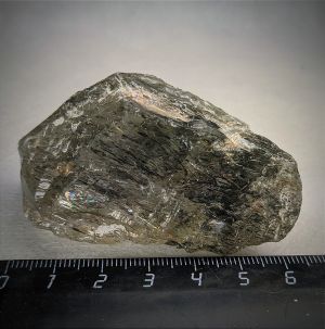 Кварц волосатик с актинолитом 