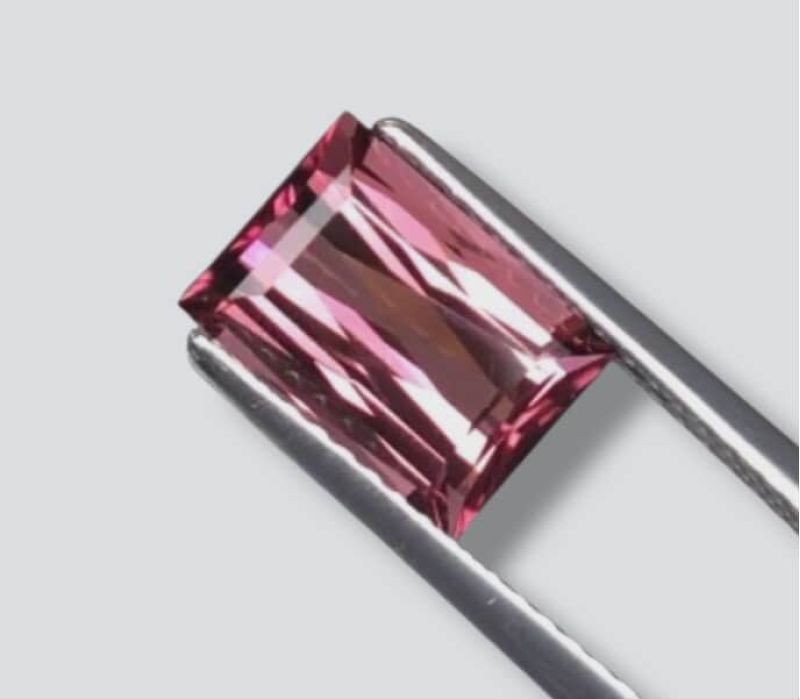 Фото Турмалин розовый (Мозамбик) 