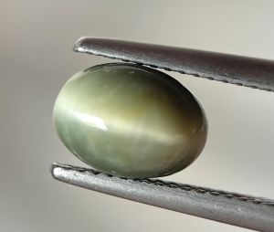 Кварц с эффектом кошачьего глаза (Шри-Ланка) 