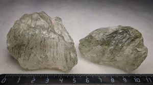 Кварц волосатик с актинолитом 