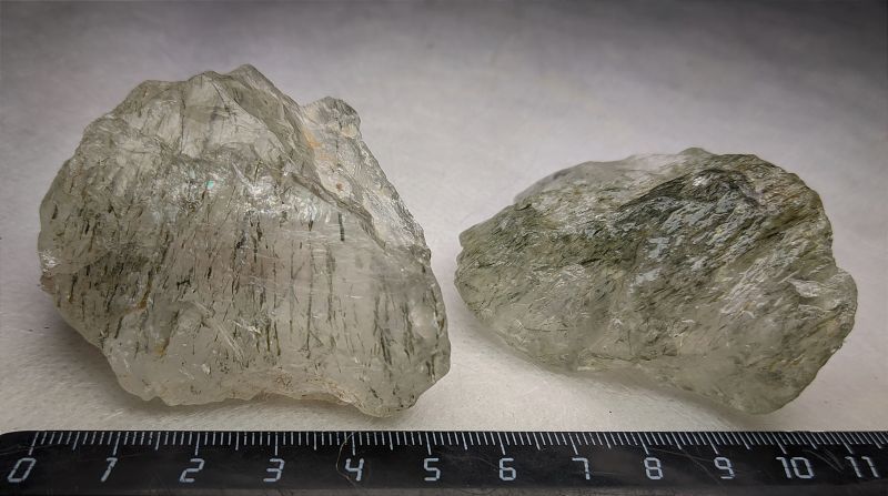 Фото Кварц волосатик с актинолитом 