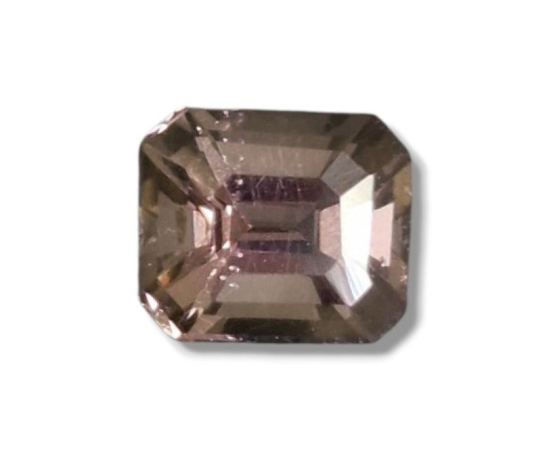 Фото Гранат Малая с эффектом смены цвета (Танзания) 