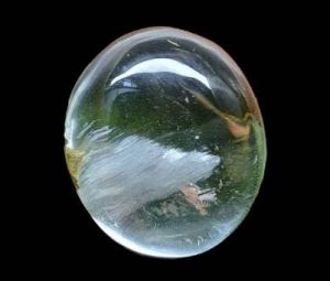 Кварц с нитями тремолита (Бирма) 