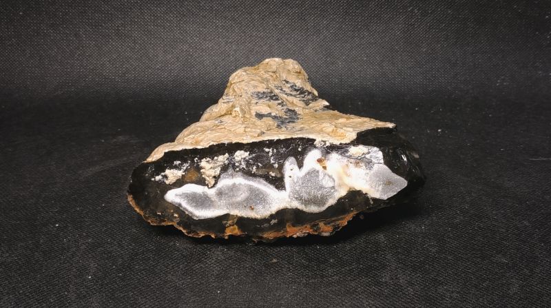 Фото Агат черный моховый с жеодой (Серпухов) 