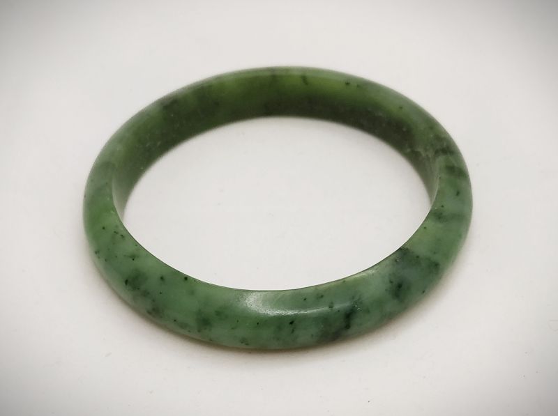 Фото Браслет из нефрита цельный  