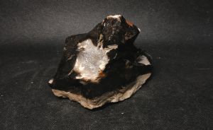 Агат черный моховый с жеодой (Серпухов) 