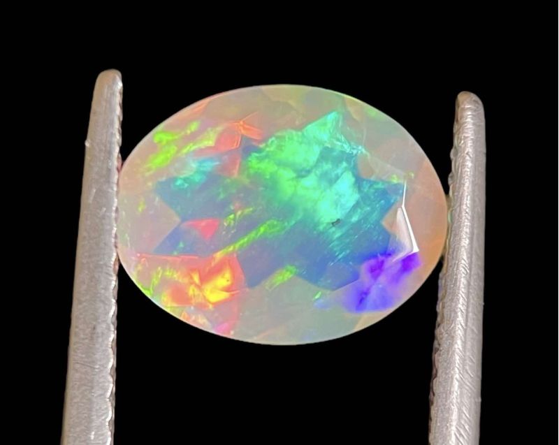 Фото Опал драгоценный (Эфиопия) 