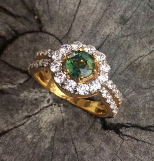 Кольцо с зеленым сапфиром 