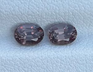 Гранат Малая с эффектом смены цвета, пара (Танзания) 