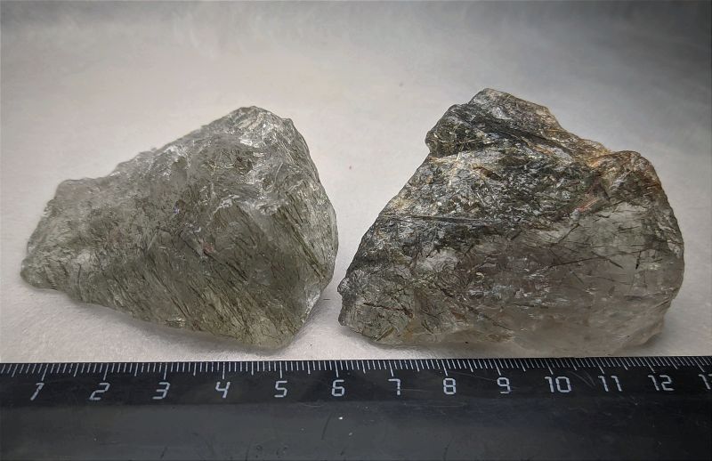 Фото Кварц волосатик с актинолитом 