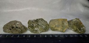 Кварц волосатик с актинолитом 