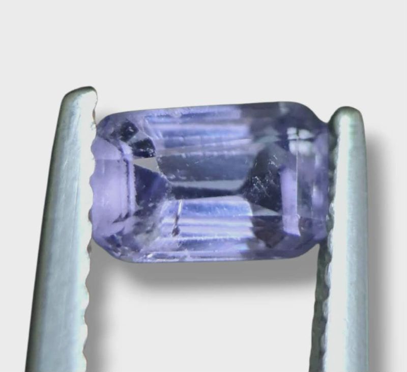 Фото Шпинель с эффектом смены цвета (Танзания) 