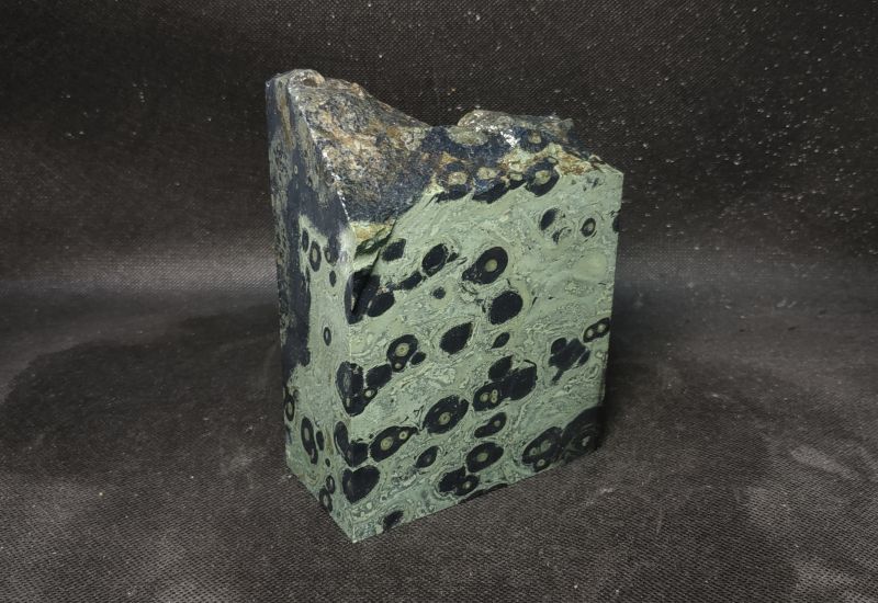 Фото Яшма Камбаба -  "Крокодилья Шкура" (Мадагаскар) 