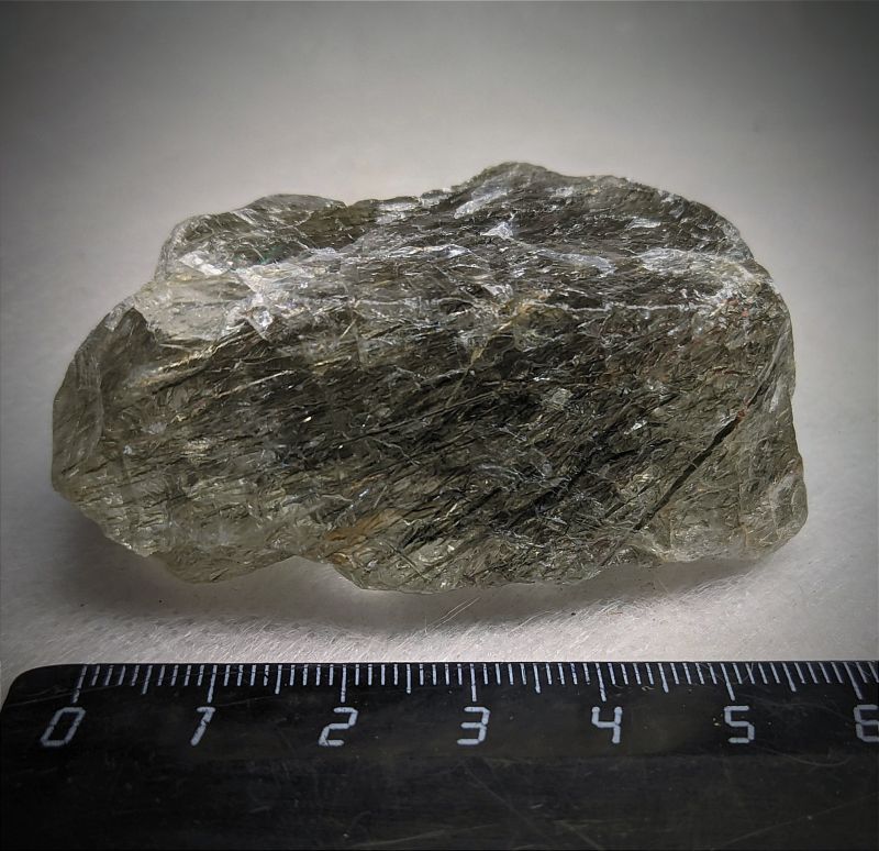 Фото Кварц волосатик с актинолитом 