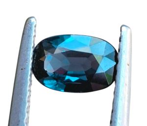 Шпинель с эффектом смены цвета (Танзания) 