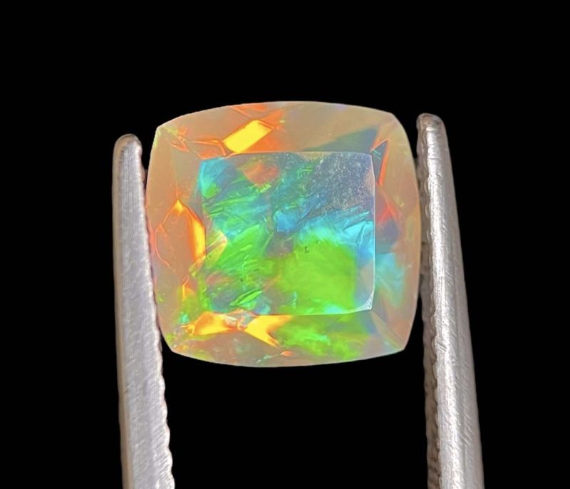 Фото Опал драгоценный (Эфиопия) 