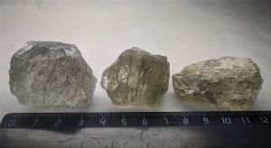 Кварц волосатик с актинолитом 