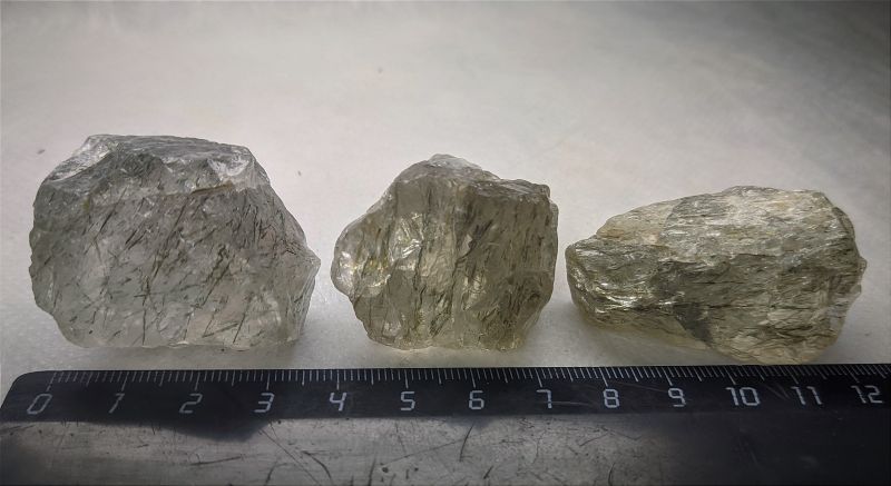 Фото Кварц волосатик с актинолитом 