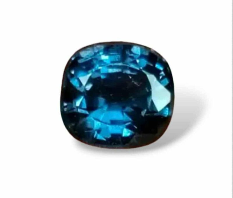 Фото Ганошпинель с эффектом смены цвета (Танзания) 