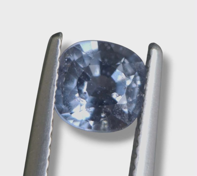 Фото Шпинель с эффектом смены цвета (Танзания) 