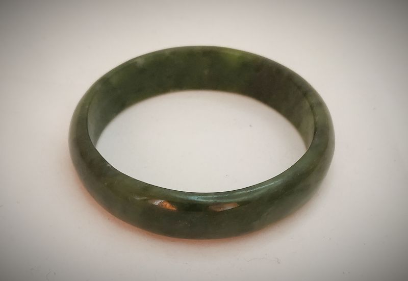 Фото Браслет из нефрита цельный 