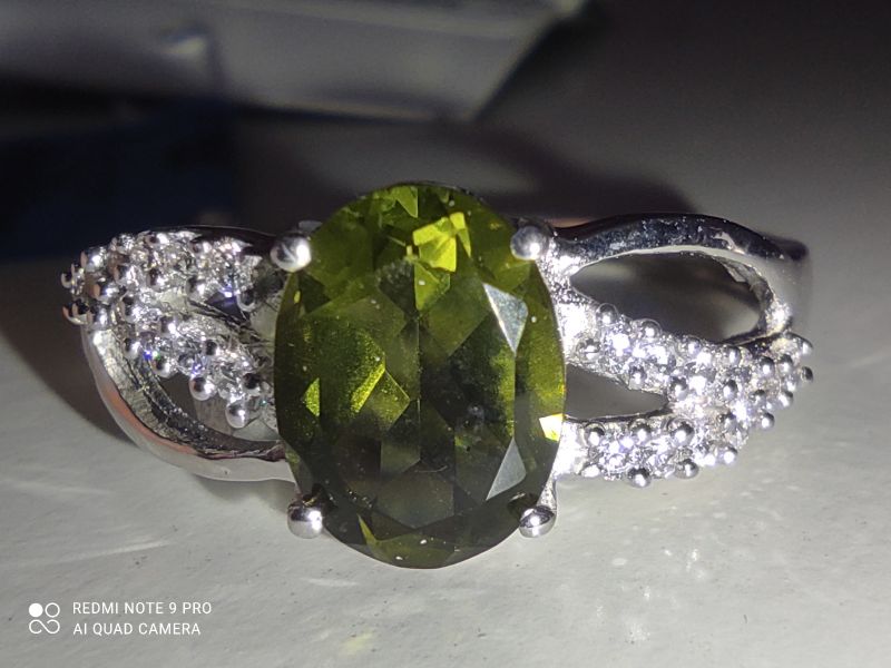 Оливковая шпинель. Админ: Админ: Это не шпинель и не зеленая гано ...