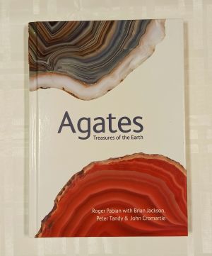 Pabian R. et al. Agates Treasures of the Earth 