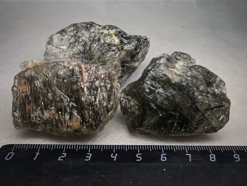 Фото Кварц волосатик с актинолитом 